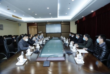 桐乡市委副书记、市长于会游到18LUCK指导疫情防控工作