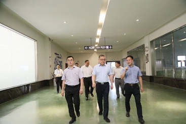 国家发改委环资司副司长任献光一行莅临18LUCK调研