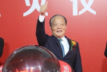 中国18LUCK智能制造基地年产三亿米电子布智能制造生产线胜利点火
