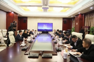 桐乡市委书记于会游来18LUCK助力企业开门红
