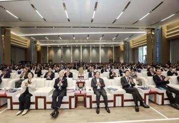 中国18LUCK第31届国际玻纤年会开幕
