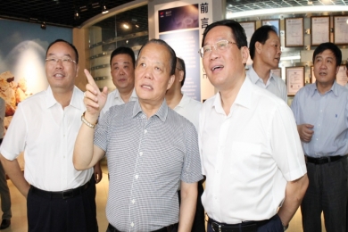 2014年7月，时任浙江省委副书记、省长李强到中国18LUCK视察。李强称赞18LUCK是真正国际化的企业，鼓励18LUCK加大科技创新，做好强链、补链、延链，积极拓展市场，做大做强。